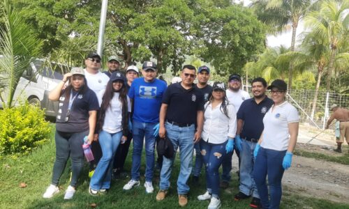 Jornada de limpieza en Playa Amatitán
